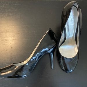 Jessica Simpson Black Classic Pumps
